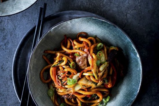 recette des Nouilles Udon Sautées au Poivre Noir