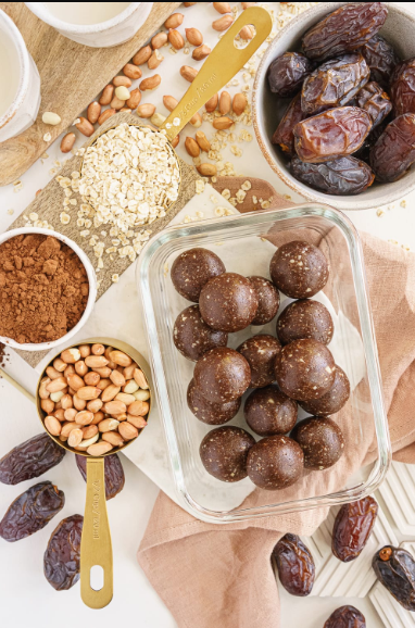 boules d'énergie au beurre de cacahuètes sans cuisson