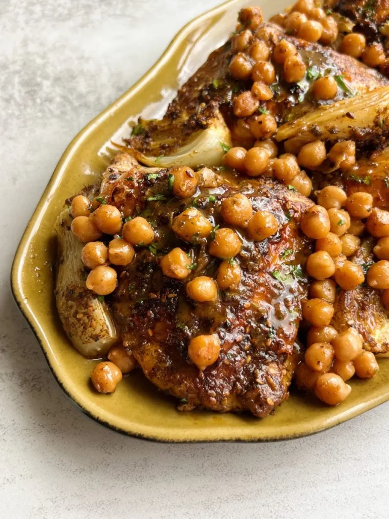 Plat final de Poulet au miel et za'atar avec fenouil