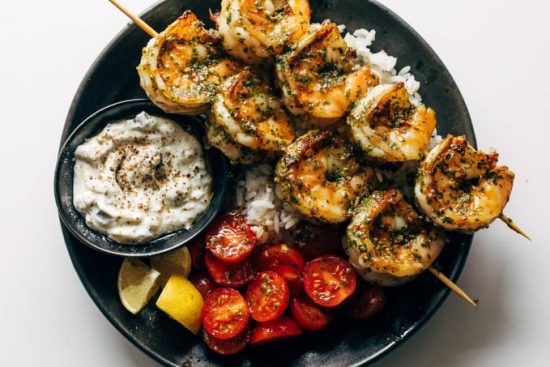 Recette des Crevettes au Chimichurri avec Tomates