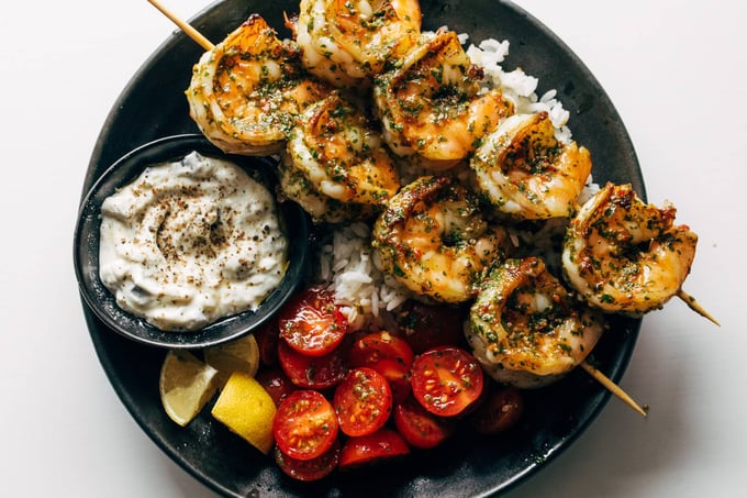 Recette des Crevettes au Chimichurri avec Tomates