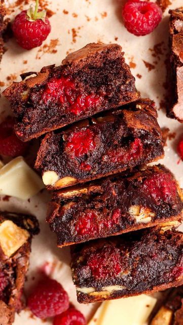 Recette des Brownies Triple Chocolat aux Framboises