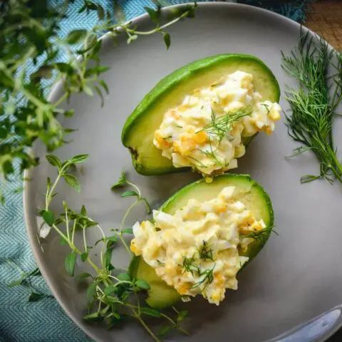 La recette de la salade d'œufs à l'avocat