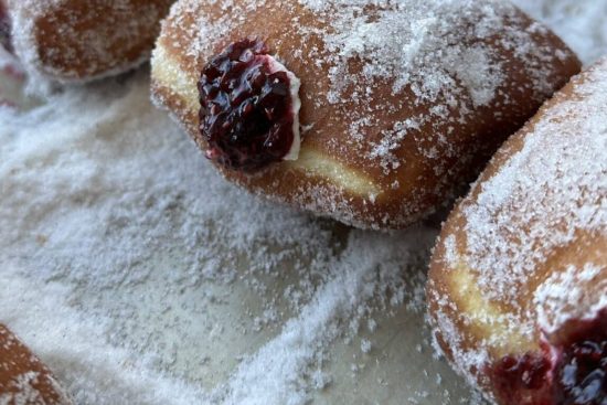 Recette de Beignets fourrés à la crème et confiture