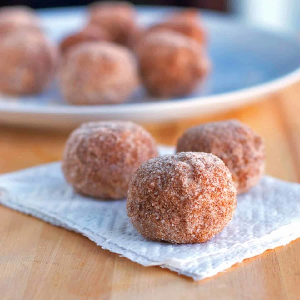 Boules de Beignets au Sucre et à la Cannelle Faciles