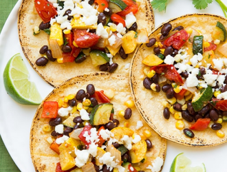 Tacos Végétariens aux Légumes Rôtis et Haricots Noirs