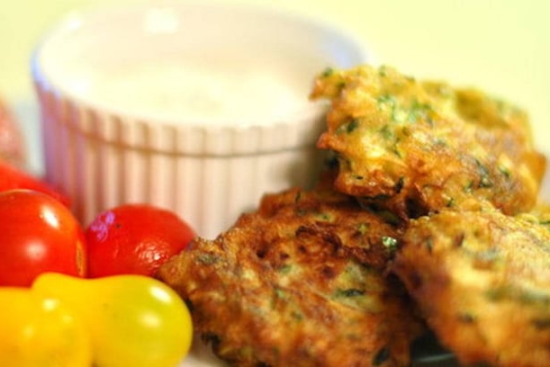 Beignets de courgettes et sauce au fromage de chèvre