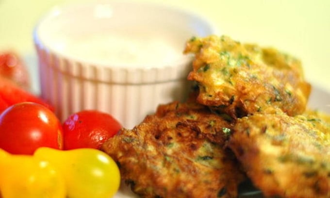 Beignets de courgettes et sauce au fromage de chèvre