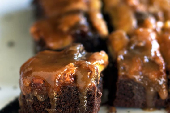 Gâteau Renversé Chocolat-Beurre de Cacahuète à la Banane