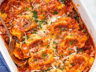 La recette du Gratin de raviolis aux épinards et à la tomate