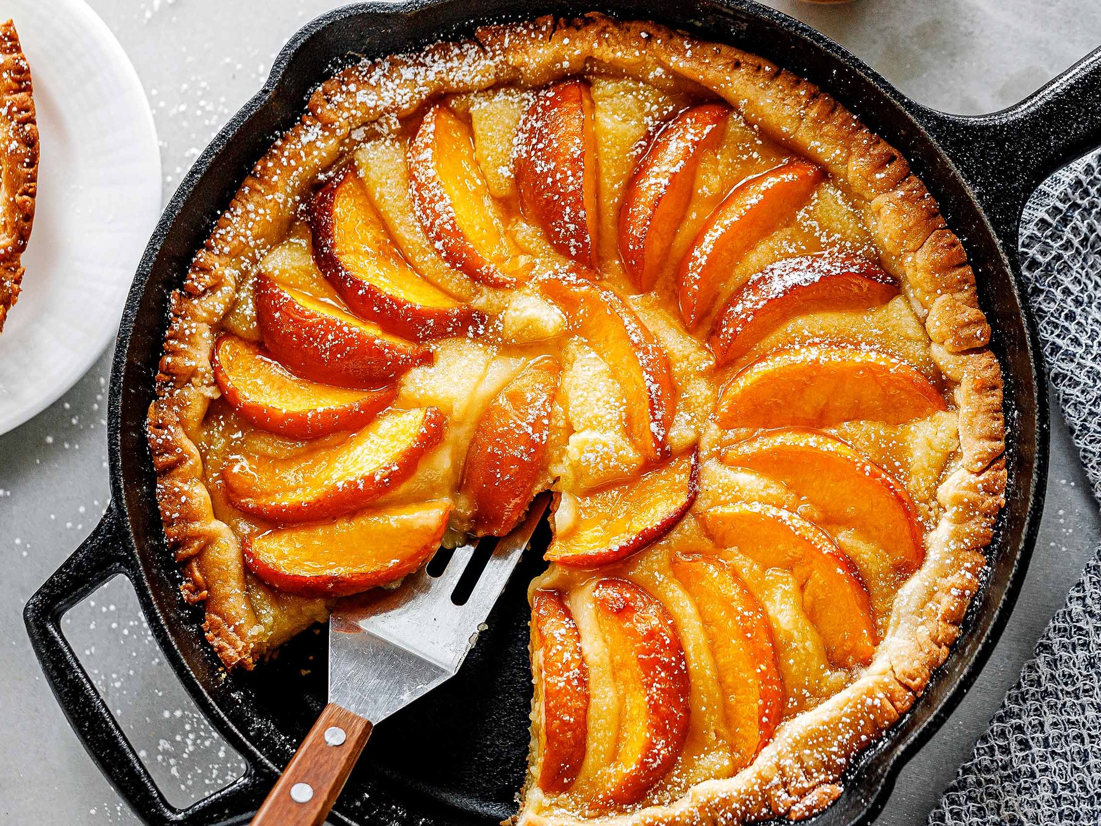 Le plat final de la Tarte aux Pêches à la Frangipane