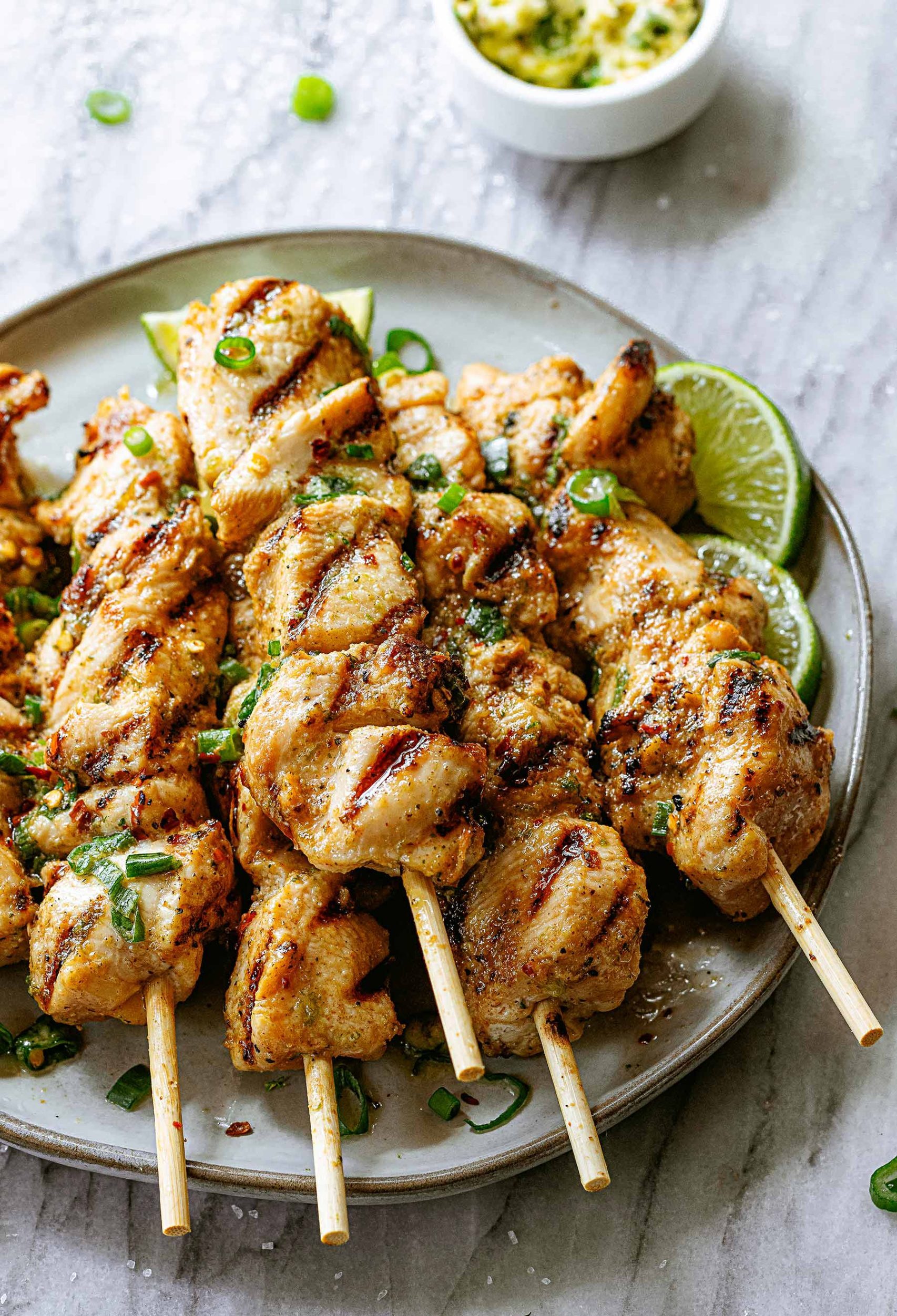 La recette des brochettes de poulet au miel et citron vert