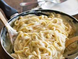 Fettuccine Alfredo