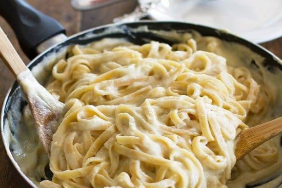 Fettuccine Alfredo