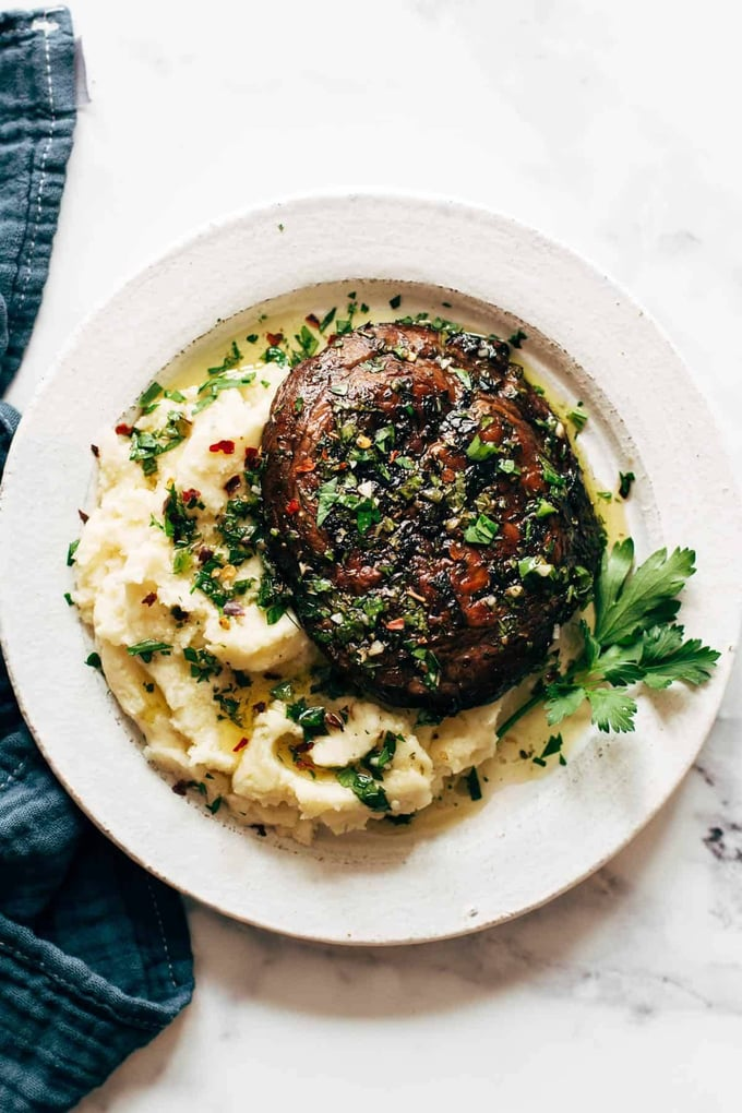 Portobellos grillés au Chimichurri avec purée de pommes de terre au fromage de chèvre